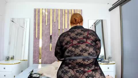 Snapshot of leahbarker chatting on 27, 2, 2025 Leah online show from 27, 2, 2025