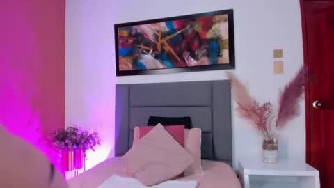 Leah Carter online show from 6, 3, 2025