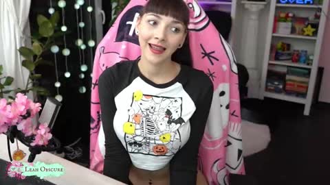 Leah online show from 4, 10, 2025