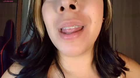 Snapshot of leahtemptation chatting on 19, 4, 2026 leah online show from 19, 4, 2026