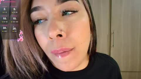 Snapshot of leahtemptation chatting on 9, 5, 2026 leah online show from 9, 5, 2026