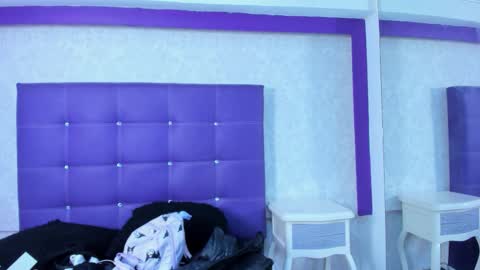 Snapshot of leamoreau__ chatting on 11, 10, 2025 leamoreau__ online show from 11, 10, 2025