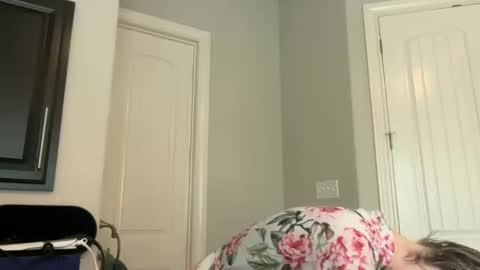 leanneluxecouple online show from 22, 11, 2025