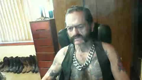 Snapshot of leathergreaser chatting on 1, 12, 2024 leathergreaser online show from 1, 12, 2024