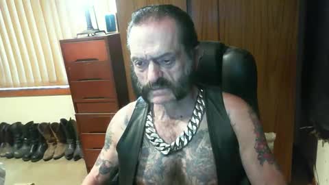 Snapshot of leathergreaser chatting on 8, 12, 2024 leathergreaser online show from 8, 12, 2024