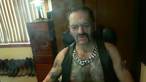 Snapshot of leathergreaser chatting on 11, 12, 2024 leathergreaser online show from 11, 12, 2024
