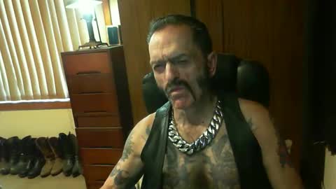 Snapshot of leathergreaser chatting on 12, 12, 2024 leathergreaser online show from 12, 12, 2024