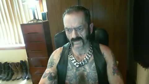 Snapshot of leathergreaser chatting on 17, 12, 2024 leathergreaser online show from 17, 12, 2024