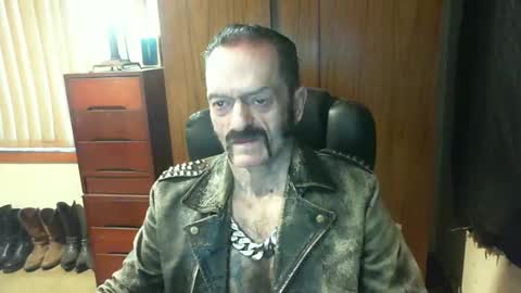 Snapshot of leathergreaser chatting on 19, 12, 2024 leathergreaser online show from 19, 12, 2024