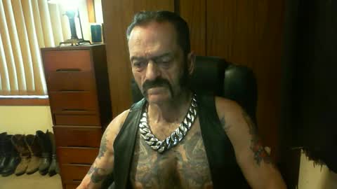 Snapshot of leathergreaser chatting on 20, 12, 2024 leathergreaser online show from 20, 12, 2024