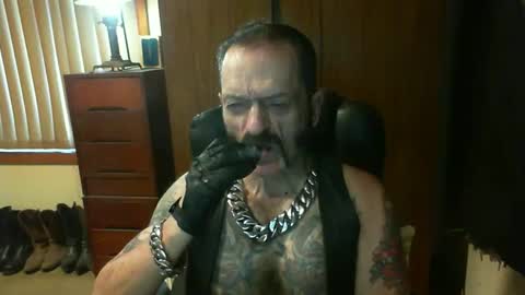 Snapshot of leathergreaser chatting on 22, 12, 2024 leathergreaser online show from 22, 12, 2024