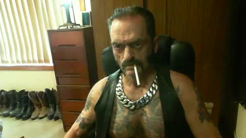 Snapshot of leathergreaser chatting on 1, 1, 2025 leathergreaser online show from 1, 1, 2025