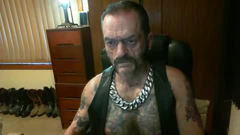Snapshot of leathergreaser chatting on 1, 1, 2025 leathergreaser online show from 1, 1, 2025