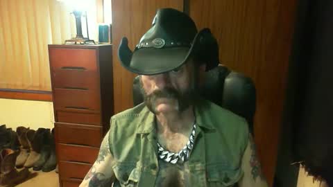 leathergreaser online show from 8, 4, 2026