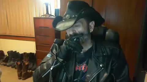 leathergreaser online show from 30, 4, 2026