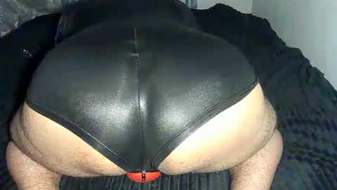 Snapshot of leatherman31 chatting on 22, 11, 2025 leatherman31 online show from 22, 11, 2025