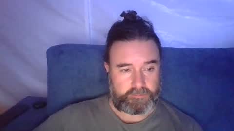 lecheare28 online show from 24, 2, 2025