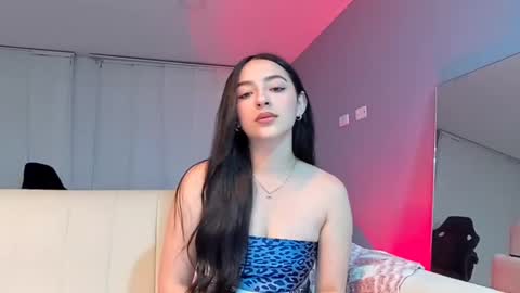 lee_mila online show from 11, 1, 2025