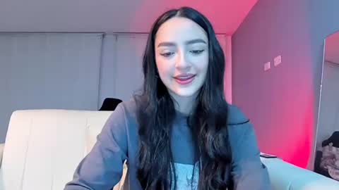 lee_mila online show from 12, 1, 2025