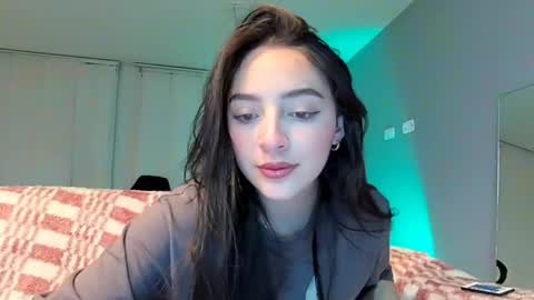 lee_mila online show from 26, 1, 2025