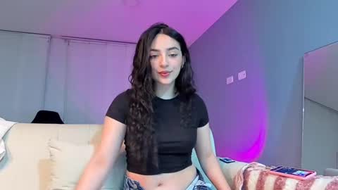 lee_mila online show from 3, 2, 2025