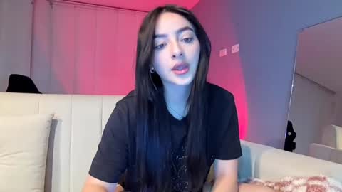 lee_mila online show from 5, 2, 2025