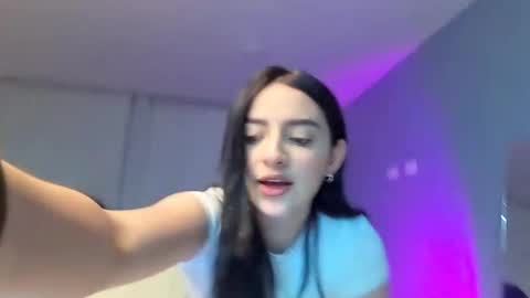 lee_mila online show from 10, 2, 2025