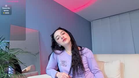 lee_mila online show from 21, 2, 2025