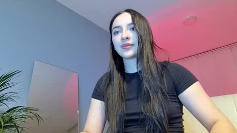 lee_mila online show from 10, 3, 2025