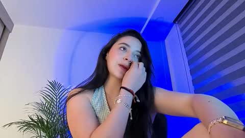lee_mila online show from 12, 9, 2025