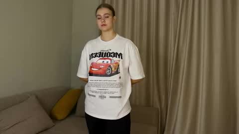 Snapshot of leecapella chatting on 19, 10, 2025 Lina online show from 19, 10, 2025