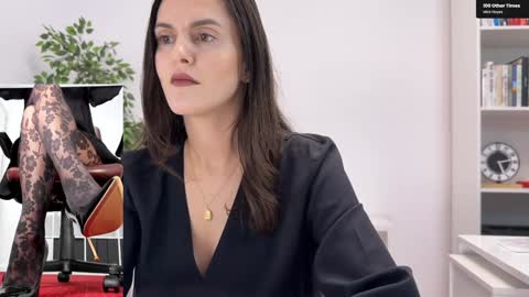 Snapshot of legswattitude chatting on 11, 11, 2025 Elle online show from 11, 11, 2025