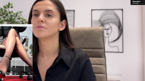 Snapshot of legswattitude chatting on 18, 11, 2025 Elle online show from 18, 11, 2025