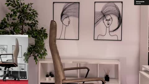 Snapshot of legswattitude chatting on 4, 12, 2025 Elle online show from 4, 12, 2025