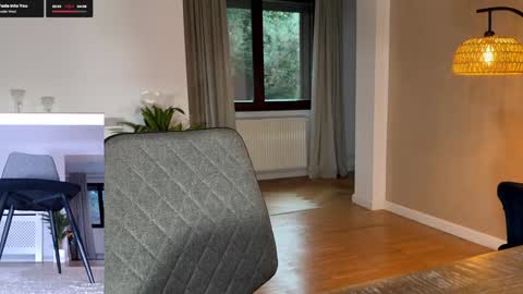 Snapshot of legswattitude chatting on 5, 12, 2025 Elle online show from 5, 12, 2025