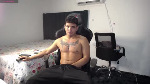 Snapshot of lei_77 chatting on 1, 1, 2025  Lei  online show from 1, 1, 2025