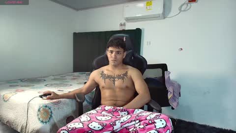 Snapshot of lei_77 chatting on 3, 2, 2025  Lei  online show from 3, 2, 2025