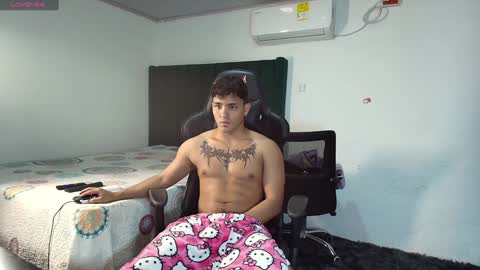 Snapshot of lei_77 chatting on 4, 2, 2025  Lei  online show from 4, 2, 2025