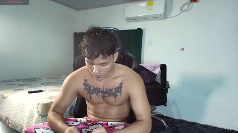 Snapshot of lei_77 chatting on 5, 2, 2025  Lei  online show from 5, 2, 2025