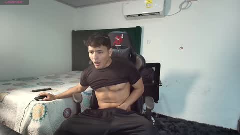 Snapshot of lei_77 chatting on 7, 2, 2025  Lei  online show from 7, 2, 2025
