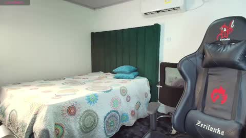 Snapshot of lei_77 chatting on 18, 2, 2025  Lei  online show from 18, 2, 2025