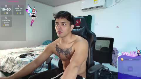 Snapshot of lei_77 chatting on 19, 2, 2025  Lei  online show from 19, 2, 2025