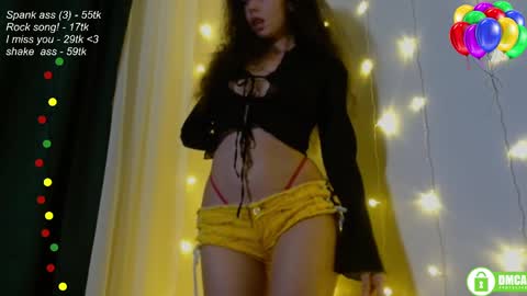 Snapshot of leia_bell chatting on 28, 2, 2025 hey Im Leia and I love rock online show from 28, 2, 2025