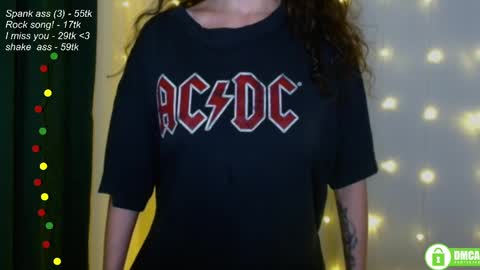 Snapshot of leia_bell chatting on 1, 3, 2025 hey Im Leia and I love rock online show from 1, 3, 2025