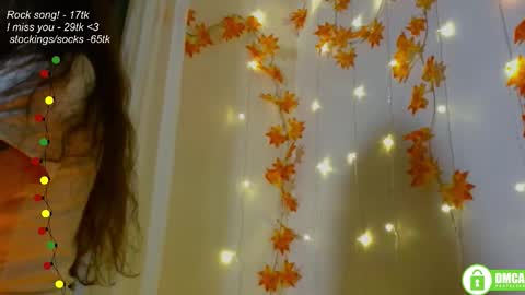 Snapshot of leia_bell chatting on 4, 10, 2025 hey Im Leia and I love rock  online show from 4, 10, 2025