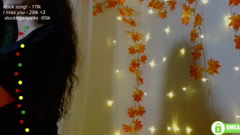 Snapshot of leia_bell chatting on 12, 10, 2025 hey Im Leia and I love rock  online show from 12, 10, 2025