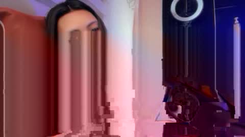 Leiah online show from 7, 4, 2026