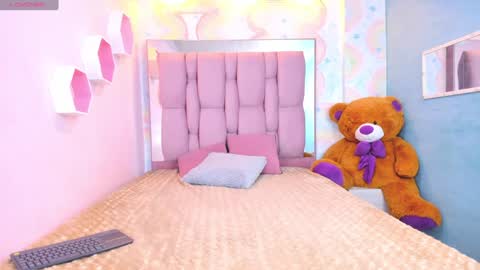 LEIGH ANGELS online show from 24, 1, 2025