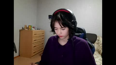 Snapshot of leigharedcross chatting on 20, 5, 2026 Viola online show from 20, 5, 2026