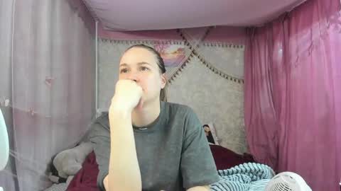 Snapshot of leila_bambi_ chatting on 22, 4, 2026 leila_bambi_ online show from 22, 4, 2026